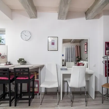 Magic House Apartment